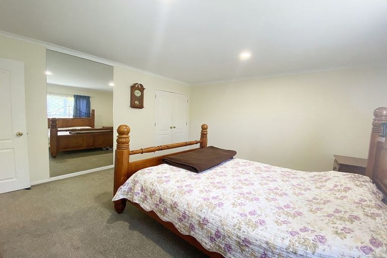 Photo of property in 12 Pistachio Place, Goodwood Heights, Auckland, 2105