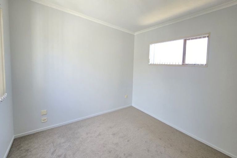 Photo of property in 12 Glanmire Place, Flat Bush, Auckland, 2016