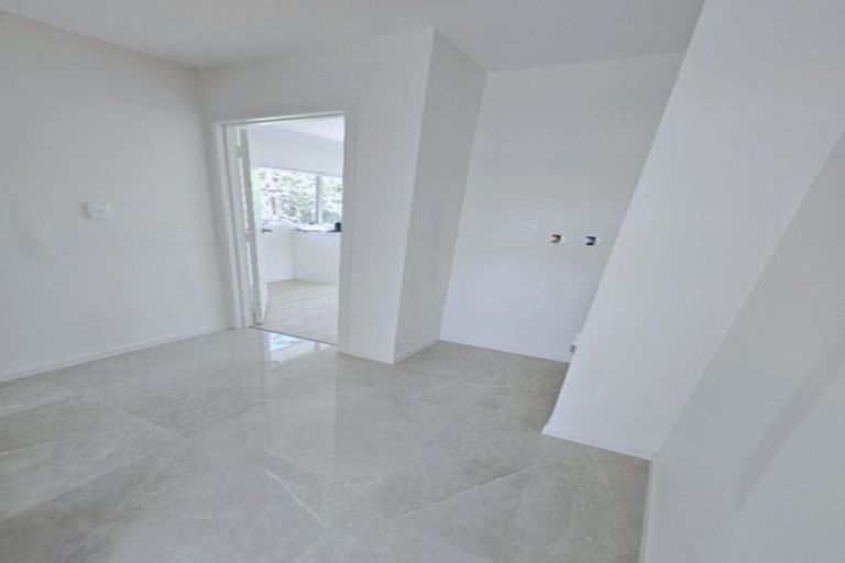 Photo of property in 69a Farquhar Road, Glendene, Auckland, 0602