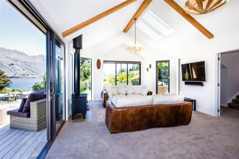 Photo of property in 92 Lismore Street, Wanaka, 9305