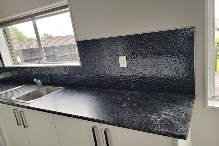 Photo of property in 1/39 Seabrook Avenue, New Lynn, Auckland, 0600