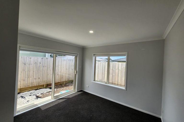 Photo of property in 30 Opouatu Avenue, Glenbrook, 2681