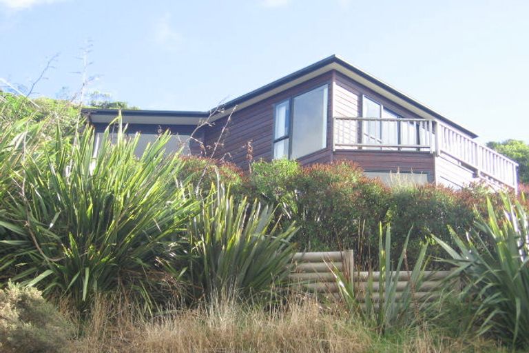 Photo of property in 115 Maungaraki Road, Korokoro, Lower Hutt, 5012