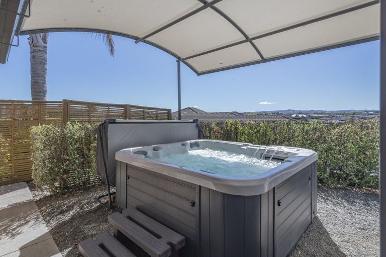 Photo of property in 43 Abby Close, Pukekohe, 2120