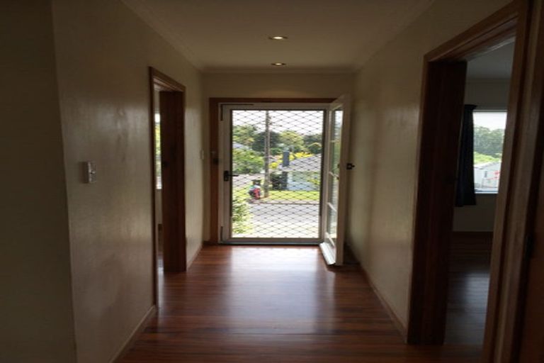 Photo of property in 1/13 Elliott Avenue, Bayview, Auckland, 0629