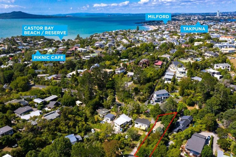Photo of property in 2/74 Braemar Road, Castor Bay, Auckland, 0620