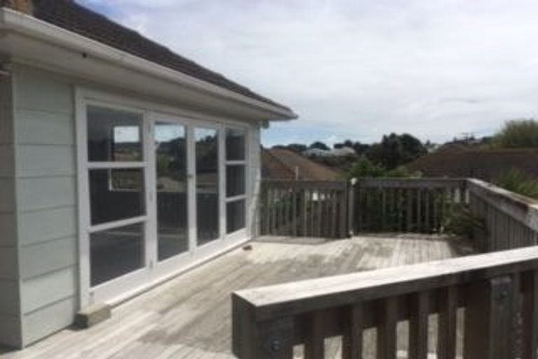 Photo of property in 3 Chaffey Crescent, Titahi Bay, Porirua, 5022