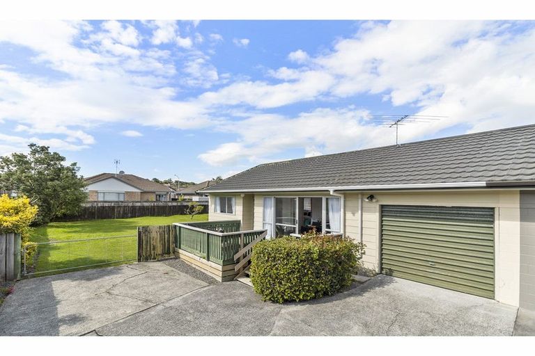 Photo of property in 2/12 Bay Street, Red Beach, 0932