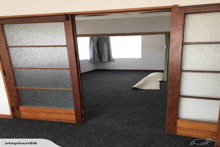 Photo of property in 44 Queens Road, Glen Avon, New Plymouth, 4312