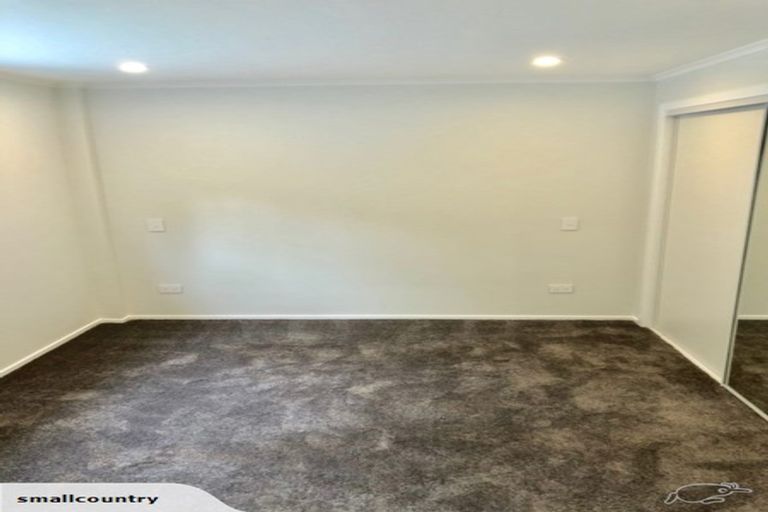 Photo of property in 2/180 Coronation Road, Hillcrest, Auckland, 0627