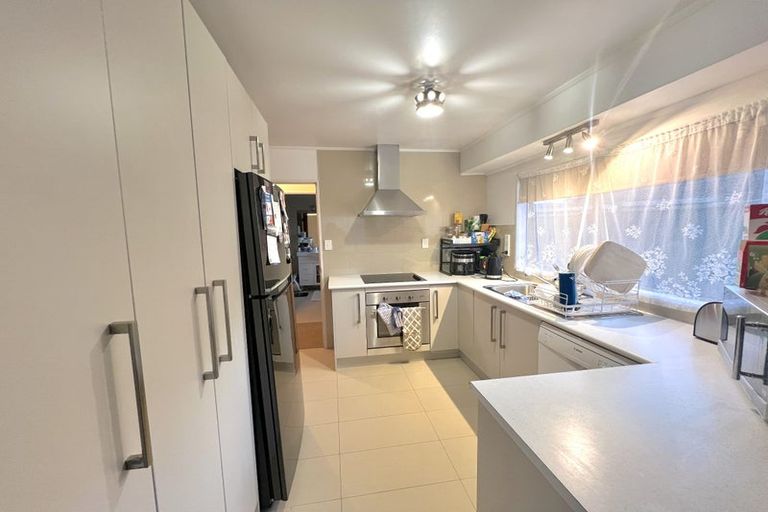Photo of property in 2/7 Olena Avenue, Sunnyhills, Auckland, 2010