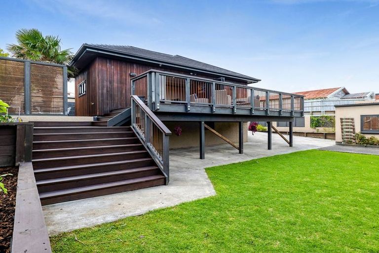 Photo of property in 138 Ngamotu Road, Spotswood, New Plymouth, 4310