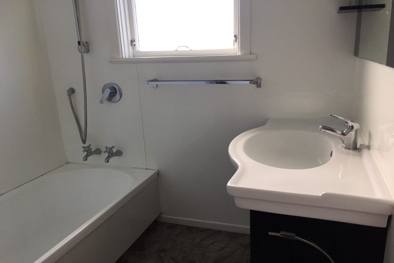 Photo of property in 15 Te Rangitautahanga Road, Turangi, 3334