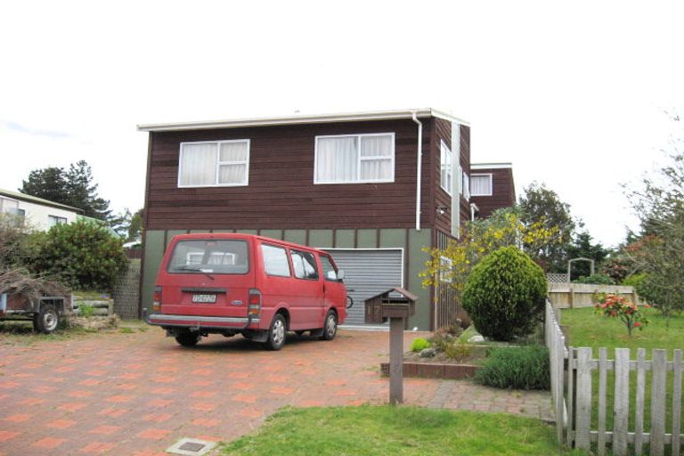 Photo of property in 17 Pitoitoi Street, Otaihanga, Paraparaumu, 5036