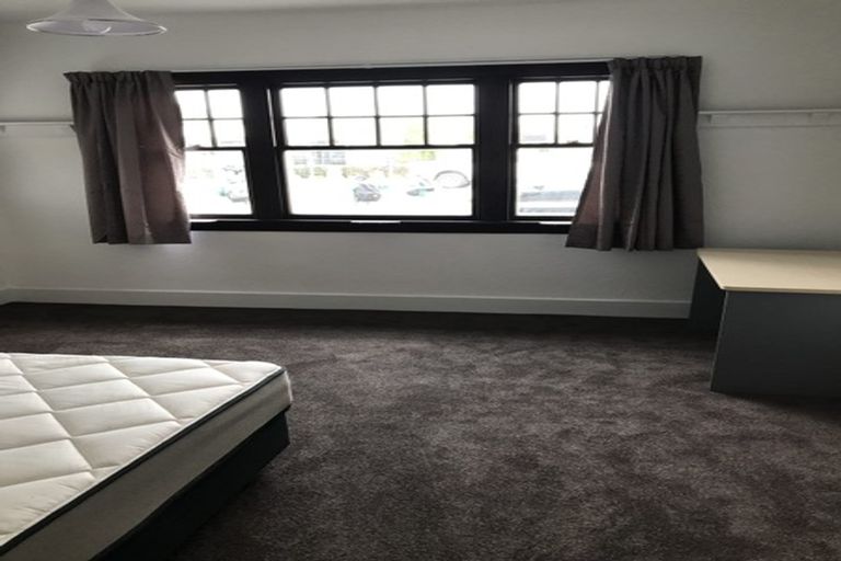 Photo of property in 216 Riccarton Road, Riccarton, Christchurch, 8041