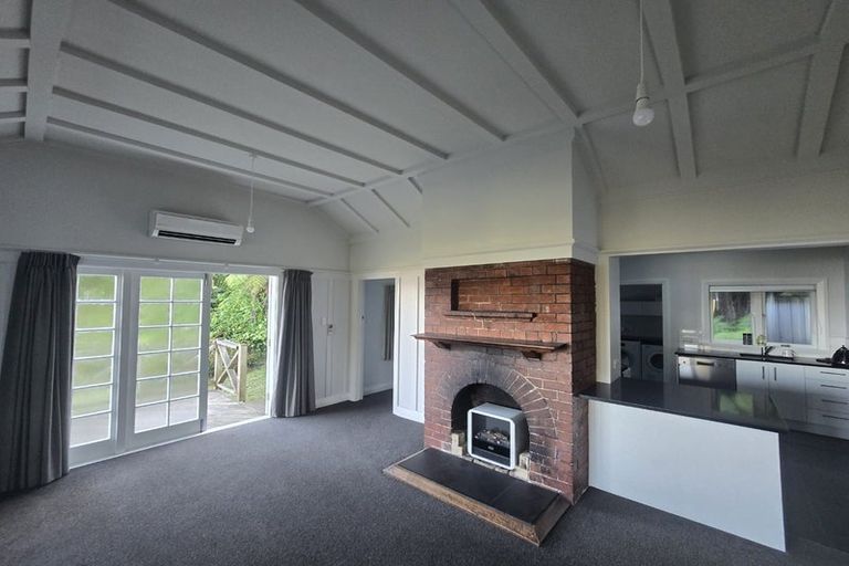 Photo of property in 21 Kotari Road, Days Bay, Lower Hutt, 5013