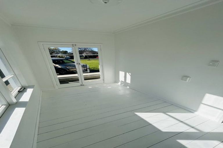 Photo of property in 237 Mayfair Avenue, Mayfair, Hastings, 4122