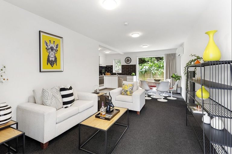 Photo of property in 8/74 Derwent Street, Island Bay, Wellington, 6023