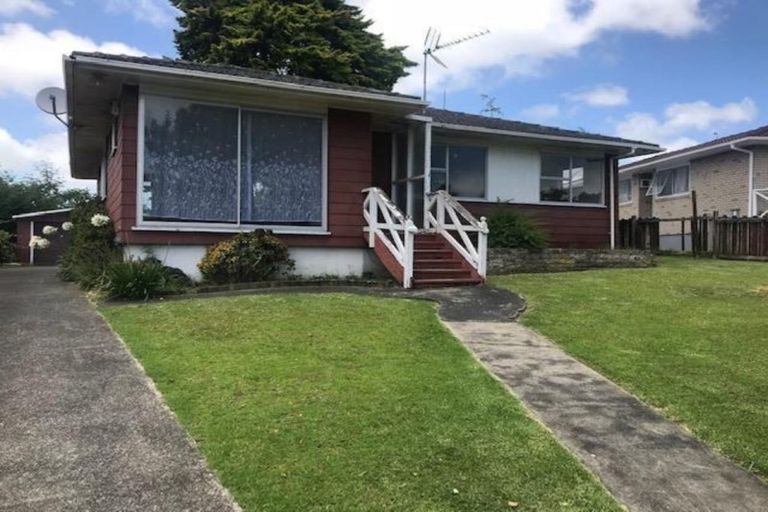 Photo of property in 6 Solo Place, Manurewa, Auckland, 2102