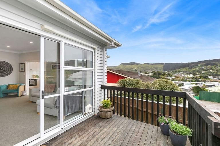 Photo of property in 13 Tawa Terrace, Tawa, Wellington, 5028