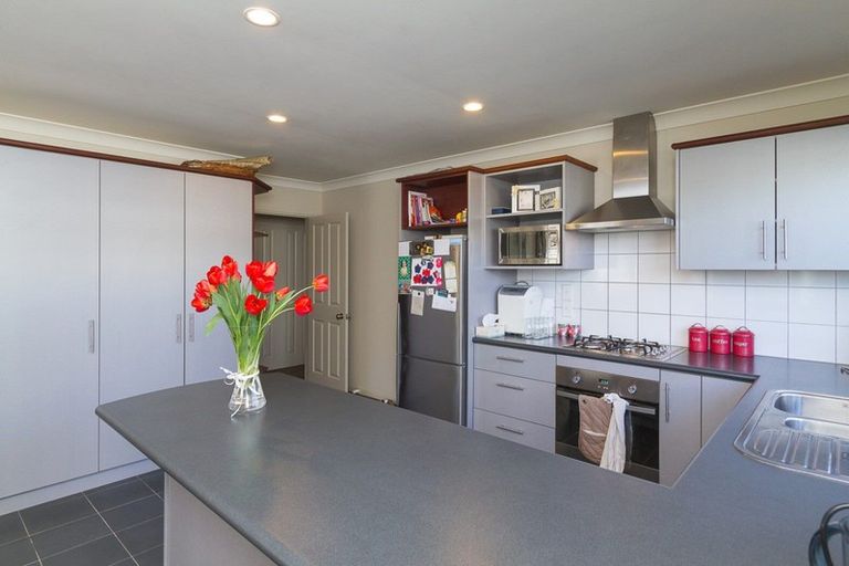 Photo of property in 32 Moana Grove, Waiwhetu, Lower Hutt, 5010