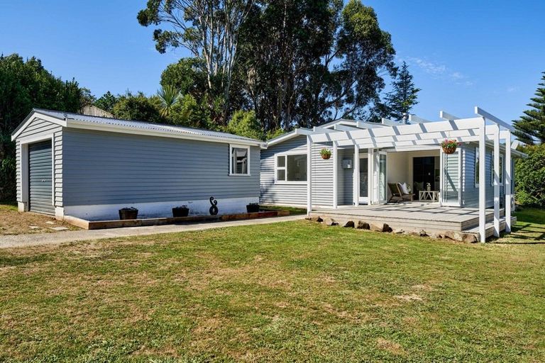 Photo of property in 25 Corlett Road, Plimmerton, Porirua, 5026