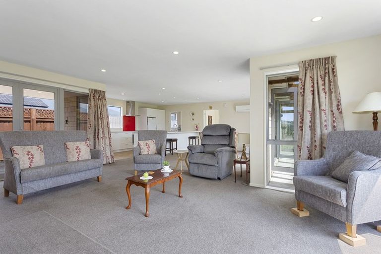 Photo of property in 2 Stonebridge Lane, Oxford, 7430