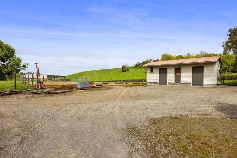 Photo of property in 5171b Mountain Road, Eltham, 4398