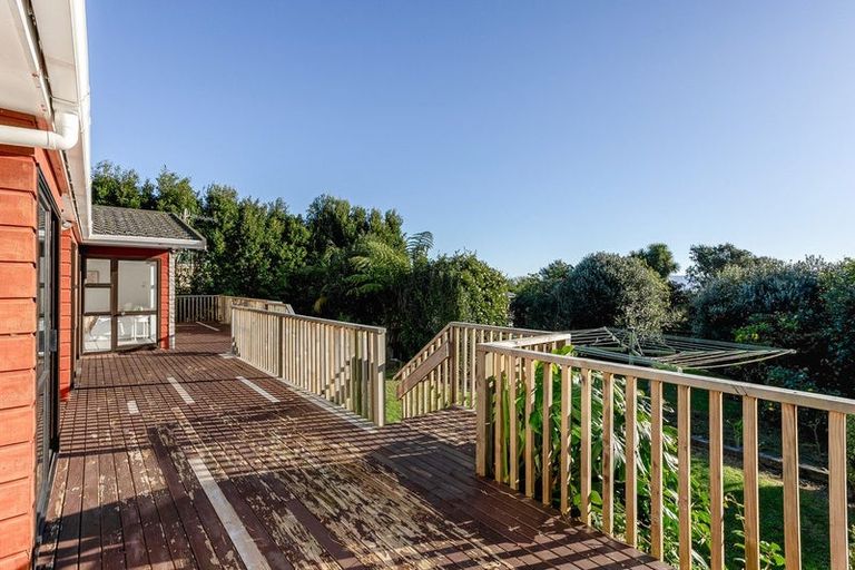 Photo of property in 16 Huia Street, Waikanae, 5036