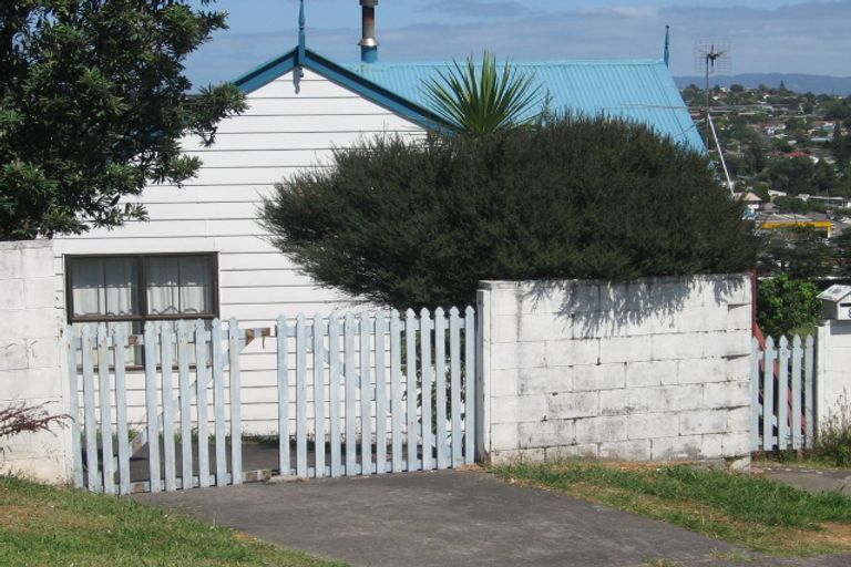 Photo of property in 9 Gillan Place, Bayview, Auckland, 0629