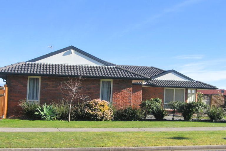 Photo of property in 19 Dairyland Drive, East Tamaki Heights, Auckland, 2016