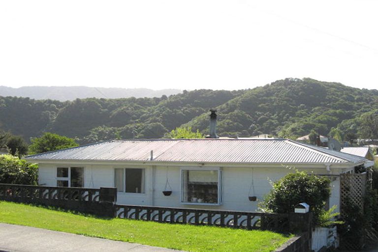 Photo of property in 50b Milton Terrace, Picton, 7220