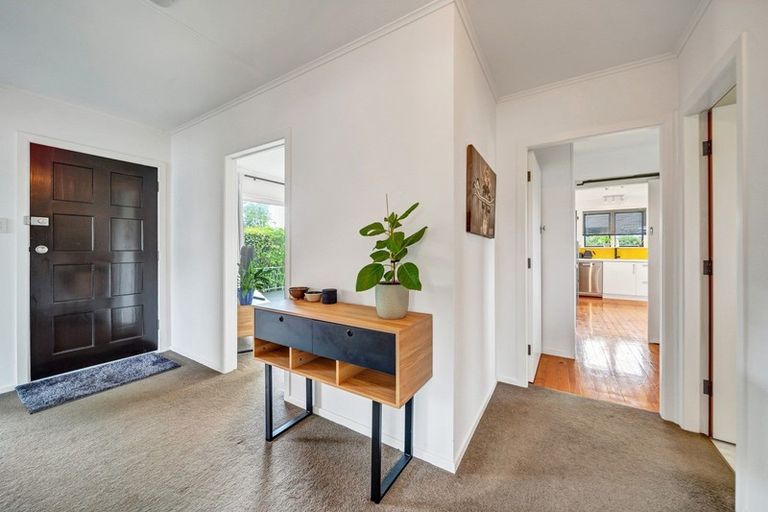 Photo of property in 10 Beaumont Crescent, Frankleigh Park, New Plymouth, 4310