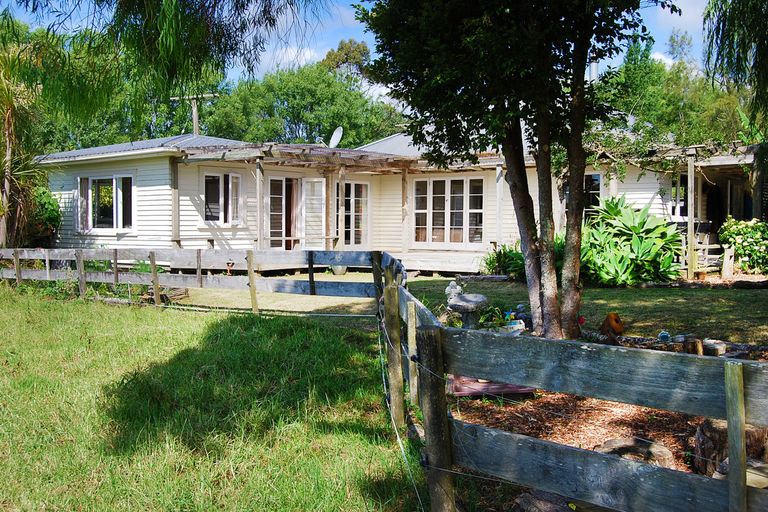 Photo of property in 1182 Oneriri Road, Kaiwaka, 0573