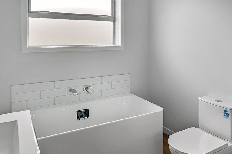 Photo of property in 18 Te Ara O Motutawa, Avalon, Lower Hutt, 5011