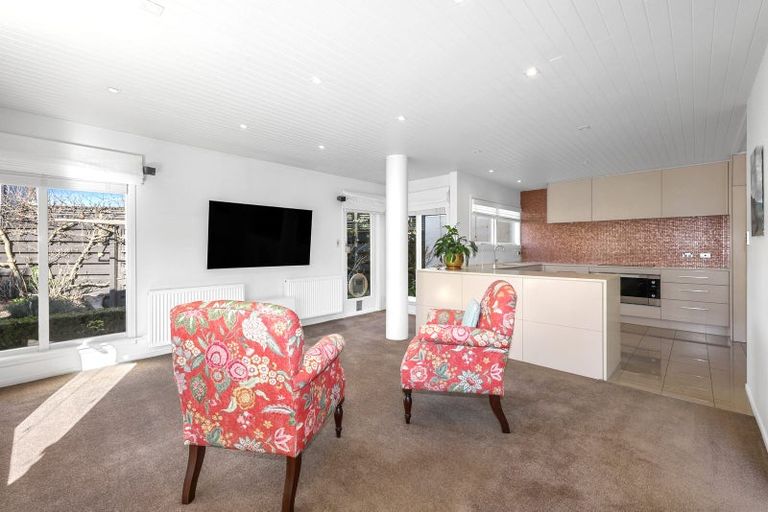 Photo of property in 1/127 Fendalton Road, Fendalton, Christchurch, 8014