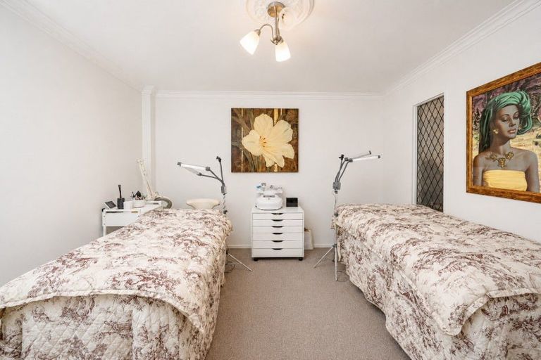 Photo of property in 2 Fern Grove, Taradale, Napier, 4112