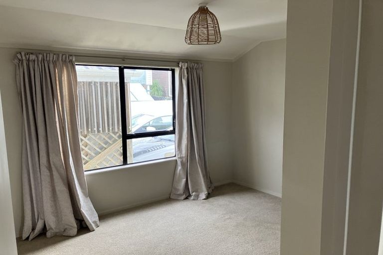 Photo of property in 1/6 Duncansby Road, Stanmore Bay, Whangaparaoa, 0932