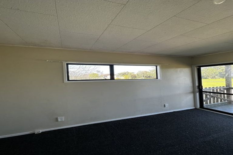 Photo of property in 18 Kopara Place, Clendon Park, Auckland, 2103