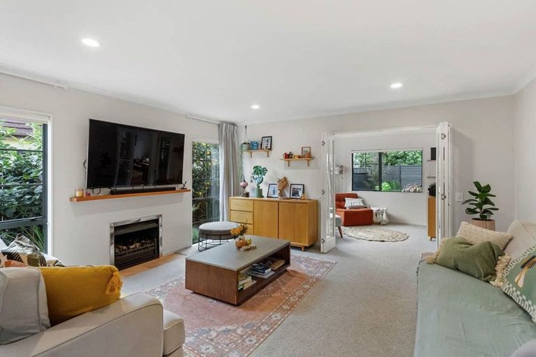 Photo of property in 31a Oakwood Grove, Eastern Beach, Auckland, 2012