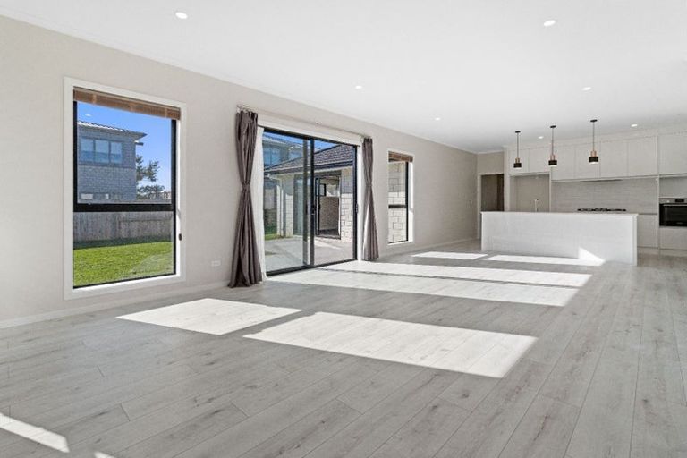 Photo of property in 16 Faber Place, Rototuna North, Hamilton, 3210