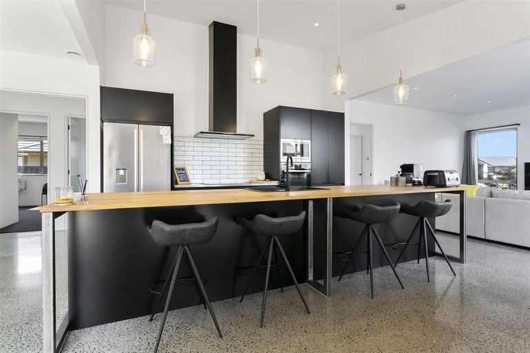 Photo of property in 11 Henry Bell Close, Leamington, Cambridge, 3432