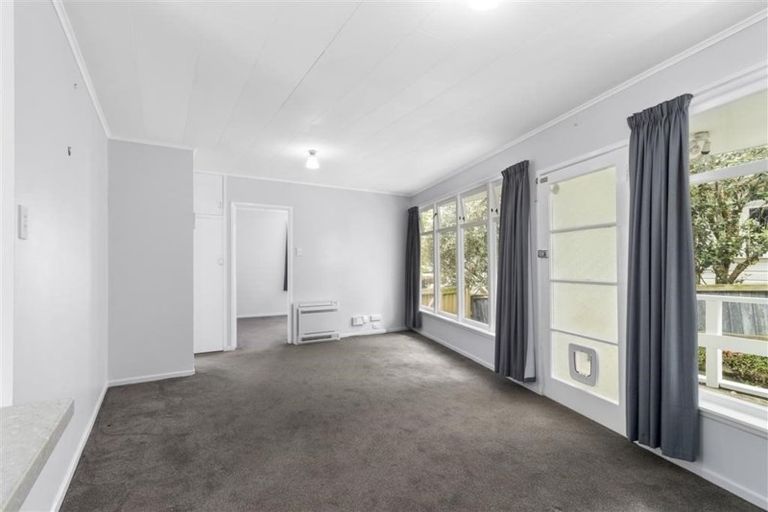 Photo of property in 71a Commercial Road, Helensville, 0800