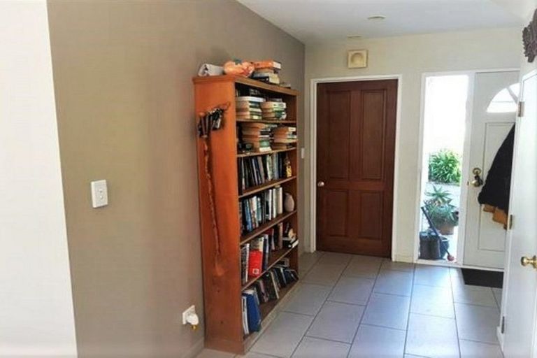 Photo of property in 5 Brockworth Place, Riccarton, Christchurch, 8011