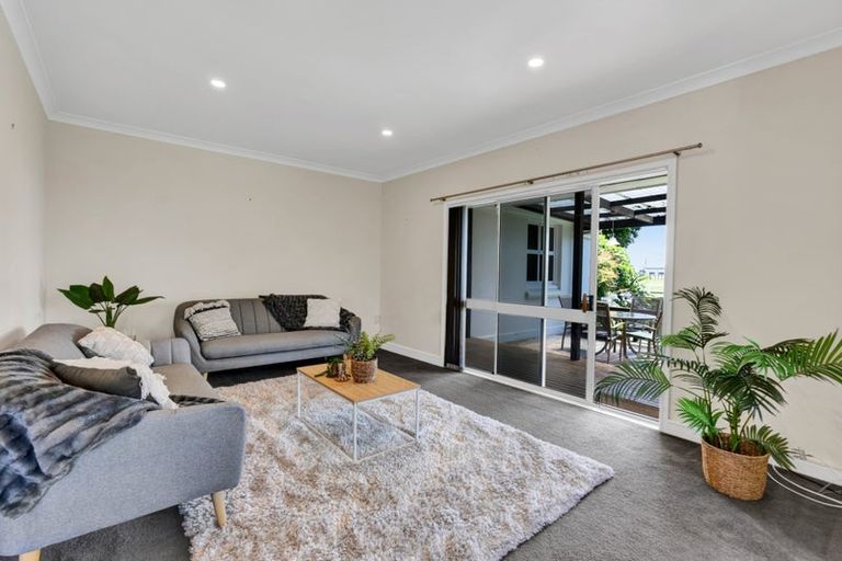 Photo of property in 116 Paraite Road, Paraite, New Plymouth, 4373