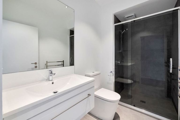 Photo of property in 4/27 Dida Park Drive, Kumeu, 0810