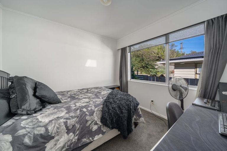 Photo of property in 97 Glanmire Road, Newlands, Wellington, 6037