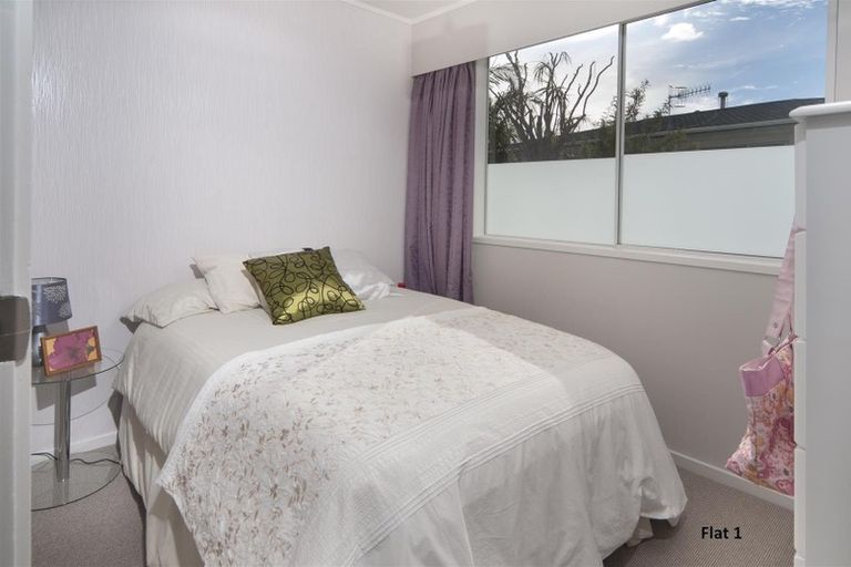 Photo of property in 1/200 Chivalry Road, Glenfield, Auckland, 0629