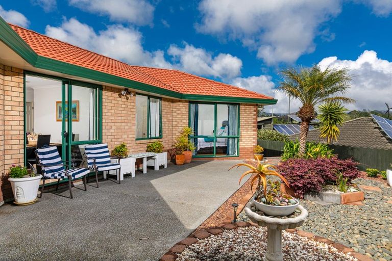 Photo of property in 48 View Ridge Drive, Ranui, Auckland, 0612