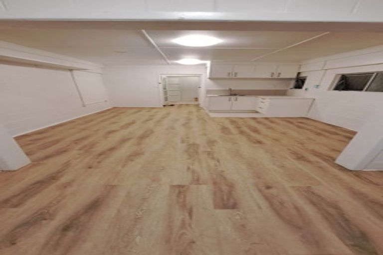 Photo of property in 49 Beaubank Road, Kelston, Auckland, 0602